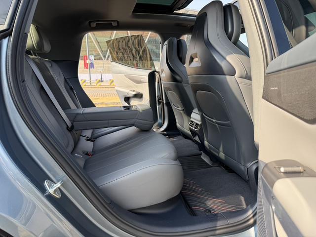 Certificated Pre-Owned Lynk & Co 07 EM-P 2024 126 Long Range Ultra -u22680852