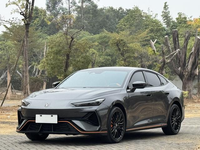 Certificated Pre-Owned Changan UNI-V 2025 Third Generation 2.0T High-Powered Version - u22607871