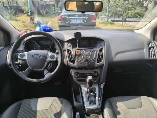 Certificated Used Ford Focus 2012 Model Hatchback 1.6L Automatic Fashionable Type