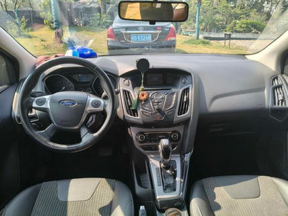 Certificated Used Ford Focus 2012 Model Hatchback 1.6L Automatic Fashionable Type