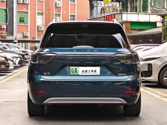 Certificated Pre-Owned Wenjie M9 2025 Extended-Range Ultra Six-Seater Edition -u22222885