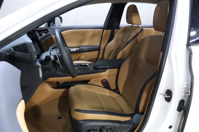 Pre-Owned Lexus RZ 2023 450e DIRECT4 Premium Edition