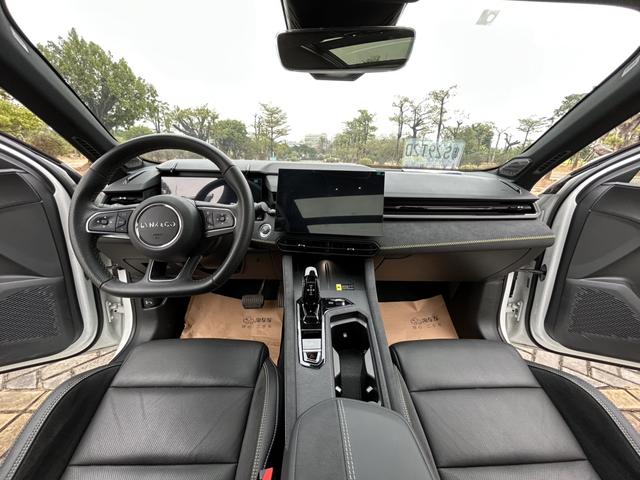 Certificated Pre-Owned Lynk & Co 03 2023 1.5TD DCT Jin Plus - u22634158