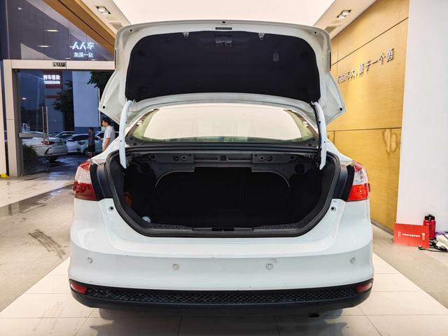 Ford Focus 2012 Berline 1.6L Automatique Édition Confort d'occasion certifiée - u21920723