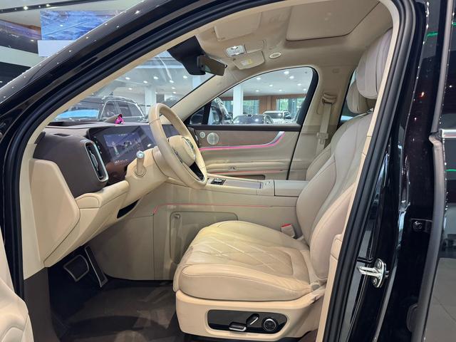 Certificated Pre-Owned Wenjie M9 2024 Extended-Range Ultra Six-Seater Edition -u22169667