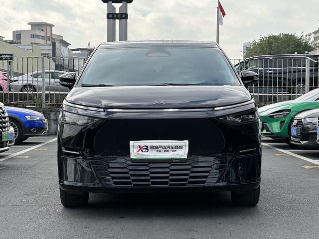 Certificated Pre-Owned XPENG X9 2025 All-Electric 650 Long Range Maxu21867911