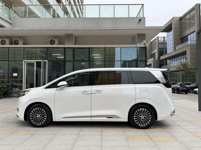 Certificated Pre-Owned Denza D9 DM 2022 1040 Premium Edition -u21771936