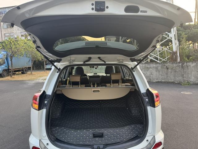 Certificated Used FAW Toyota RAV4 Rongfang 2016 2.0L CVT Two-Wheel Drive Zhishang Version