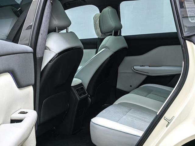 Pre-Owned Voyah Zhiyin 2024 Long Range Extended Edition