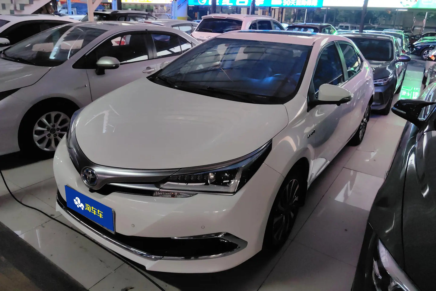 Certificated Pre-Owned GAC Toyota Corolla 2017 Refreshed Hybrid 1.8L E-CVT Leading Edition, China V Emission Standard -u22368267