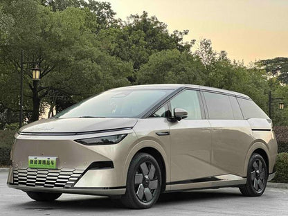 Certificated Pre-Owned XPENG X9 2024 702 Ultra Long Range Max-u22045757