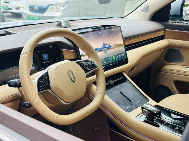 Pre - Owned 2024 AITO M7 Plus Five - seat Rear - wheel Drive Edition