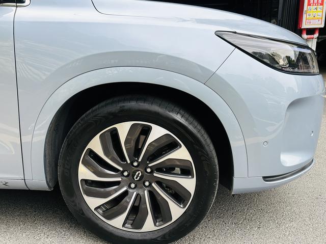 Pre - Owned 2024 AITO M7 Plus Five - seat Rear - wheel Drive Edition