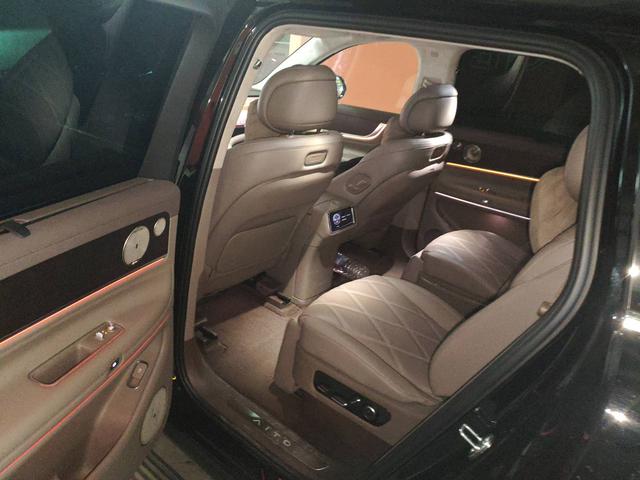 Pre-Owned Hengjie M9 2025 Extended Range Ultra 6-Seat Edition