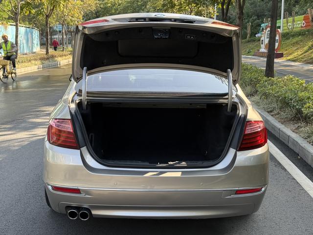 Certificated Pre-Owned BMW 5 Series 2014 525Li Luxury Design Package - u22355385