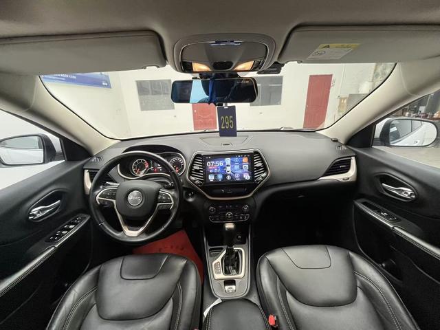 Certificated Pre-Owned Jeep Cherokee 2017 2.4L Leading Edition - u22062156