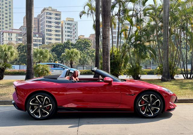 Certificated Pre-Owned MG Cyberster 2024 Edition 580km Supernatural and Far-Reaching Version -u22470019