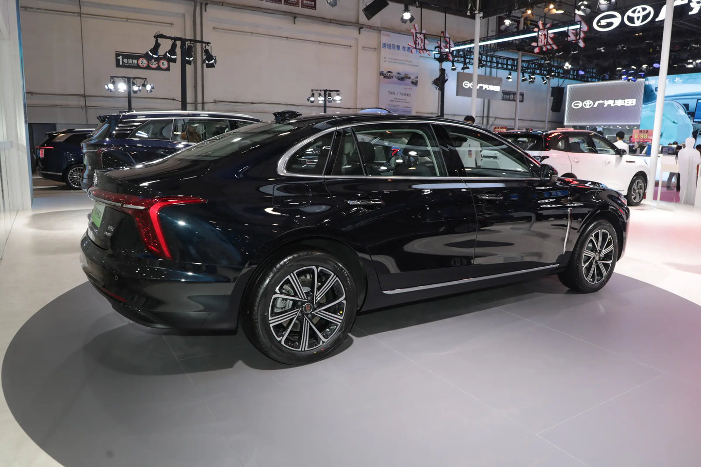 Hongqi H5 - Híbrido PHEV