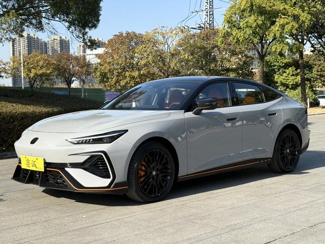 Certificated Pre-Owned Changan UNI-V 2025 Third Generation 2.0T Dynamic Edition - u22414750