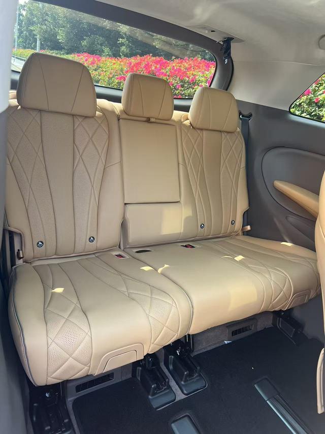 Certificated Pre-Owned Denza D9 DM 2022 970 4WD Flagship Edition -u22348759