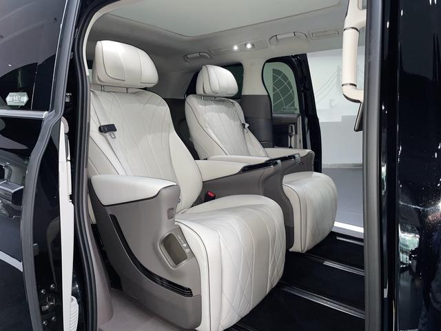 Certificated Pre-Owned Denza D9 DM 2022 Edition 970 4WD Flagship -u22049149