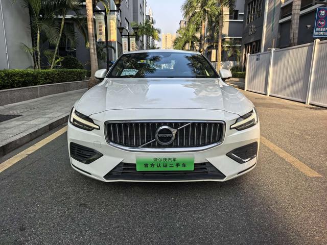 Certificated Pre-Owned Volvo S60 PHEV 2022 T8 E-Drive Hybrid AWD Inscription Luxury Edition -u22001729