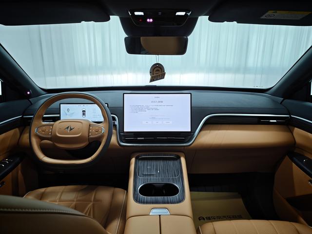 Certificated Pre-Owned Eπ 008 2025 210Ultra Ruyi Edition 5-Seater -u22710464