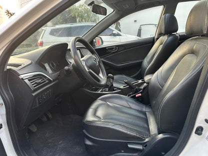 Certificated Pre-Owned Soueast Motor V5 Lingzhi 2015 1.5L Manual Comfort Version - u22058842