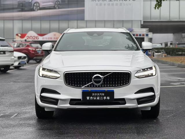 Certificated Pre-Owned Volvo V90 2019 Cross Country T5 AWD Inscription Plus National VI - u22621268