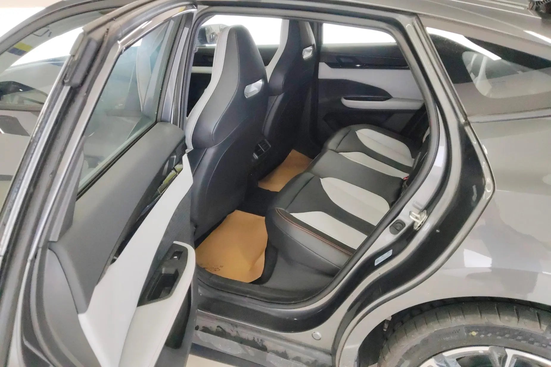 Certificated Pre-Owned Changan UNI-V Intelligent Electric iDD 2024 Edition Blue Whale Intelligent Electric iDD 136km Intelligent Premium Model -u22107036