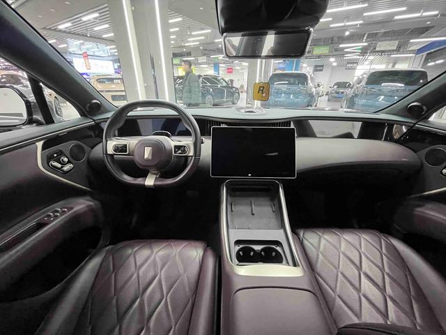 Certificated Pre-Owned AVATR 11 2024 Edition 730 Three-Laser Rear-Wheel Drive Luxury Edition