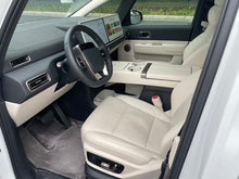 Certificated Pre-Owned Li Auto MEGA 2025 Home Special Edition for Families -u22528478