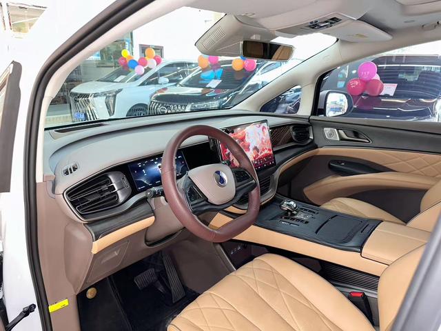 Certificated Pre-Owned Denza D9 DM 2022 Edition 970 Four-wheel Drive Prestige Model -u22069928