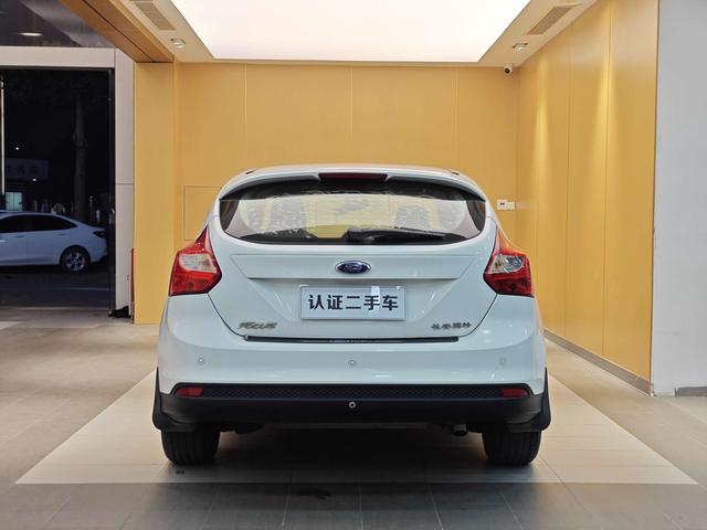 Certificated Used Ford Focus 2012 Model Hatchback 1.6L Automatic Fashion Style Trim