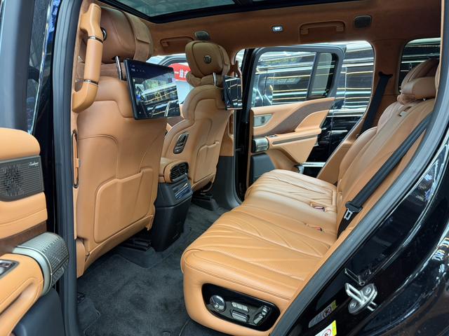 Certificated Pre-Owned Yangwang U8 2023 Luxury Edition -u22697224