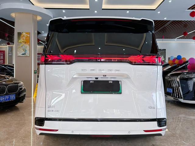 Certificated Pre-Owned Denza D9 DM 2022 Edition 970 Four-wheel Drive Prestige Model -u22069928