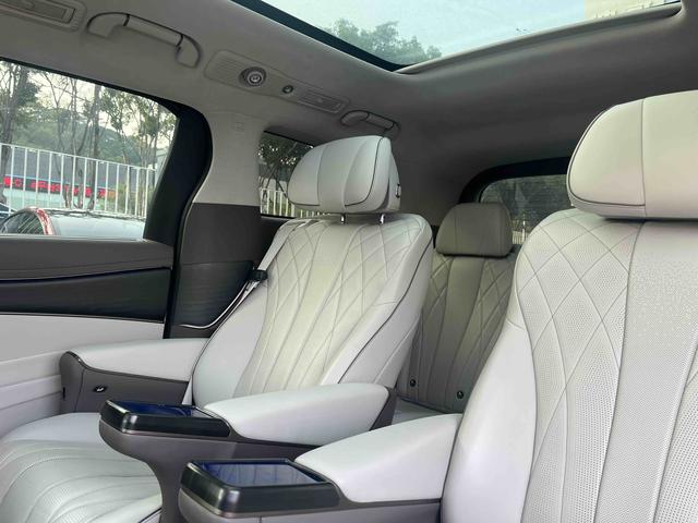 Certificated Pre-Owned Denza D9 DM 2022 Edition 970 Four-wheel Drive Flagship Model