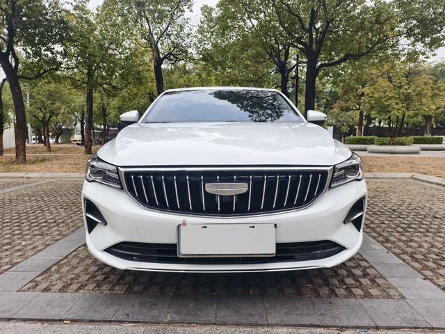 Certificated Pre-Owned Geely Emgrand 2025 4th Generation 1.5L CVT Premium Edition - u22611337