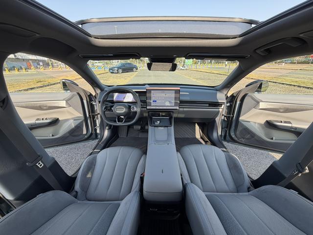 Certificated Pre-Owned Lynk & Co 07 EM-P 2024 126 Long Range Ultra -u22680351