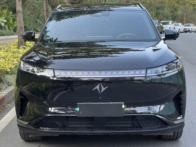 Certificated Pre-Owned Eπ 008 2024 Edition 636Max All-Electric 6-Seater -u22481630